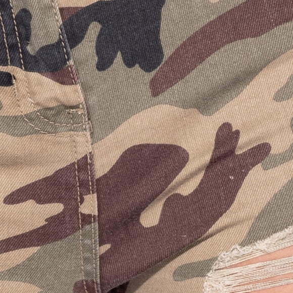 Camouflage Distressed Skinny Jeans - Picture 6 of 10